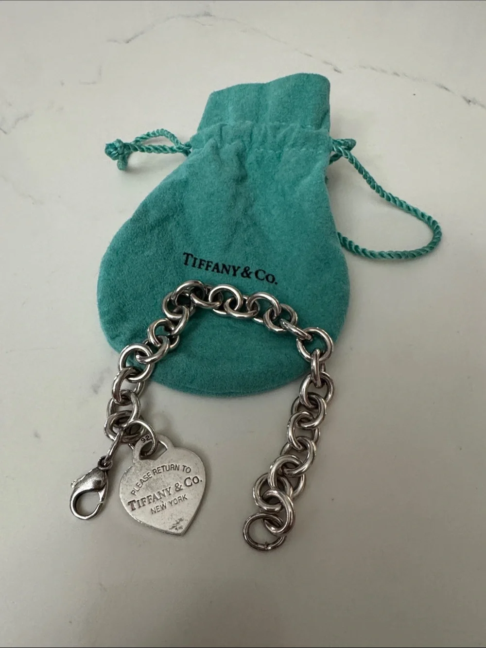 Tiffany & Co. Sterling Silver Oval Link Heart Tag Bracelet - Turquoise Pouch